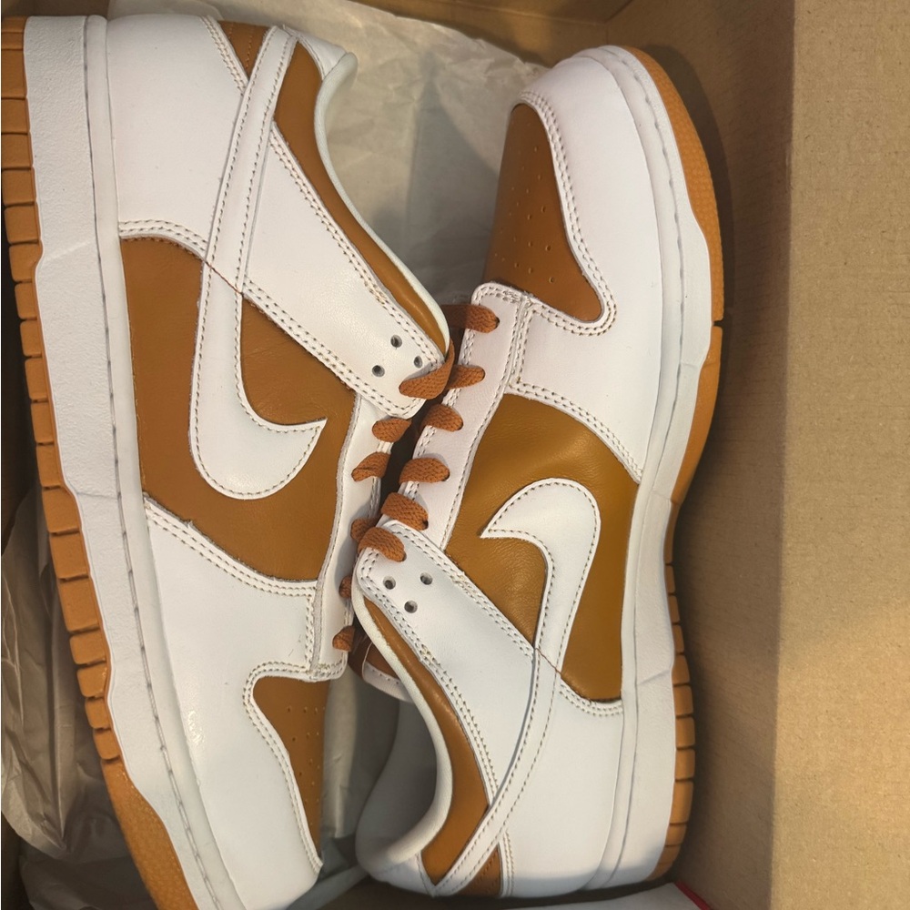 Nike White and Brown Dunk